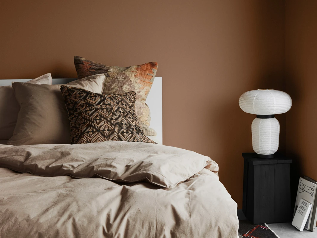 Natural and grounded bedroom colours