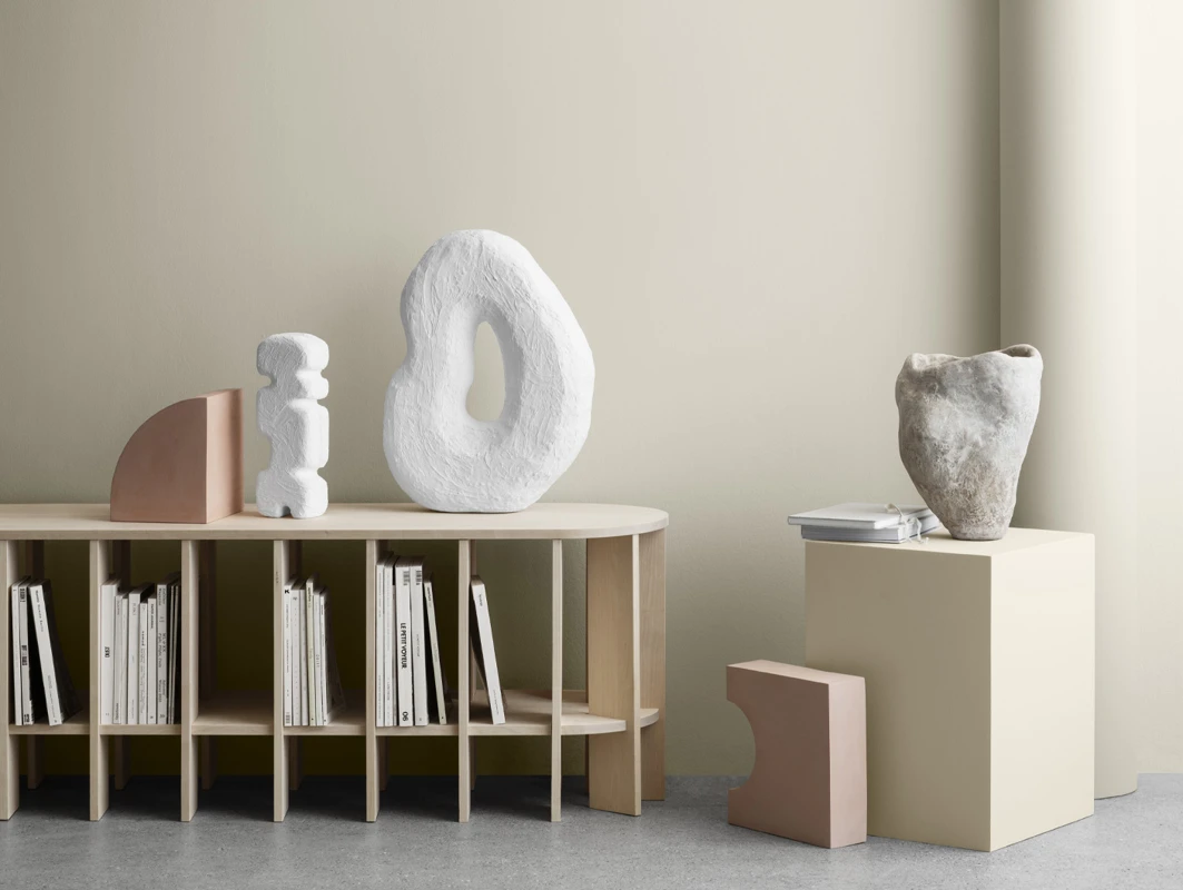 Light and neutral living room colours