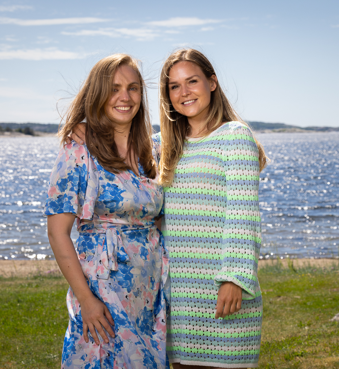 Vinnere av Sommerhytta 2025 på TV2, Linda og Dina.