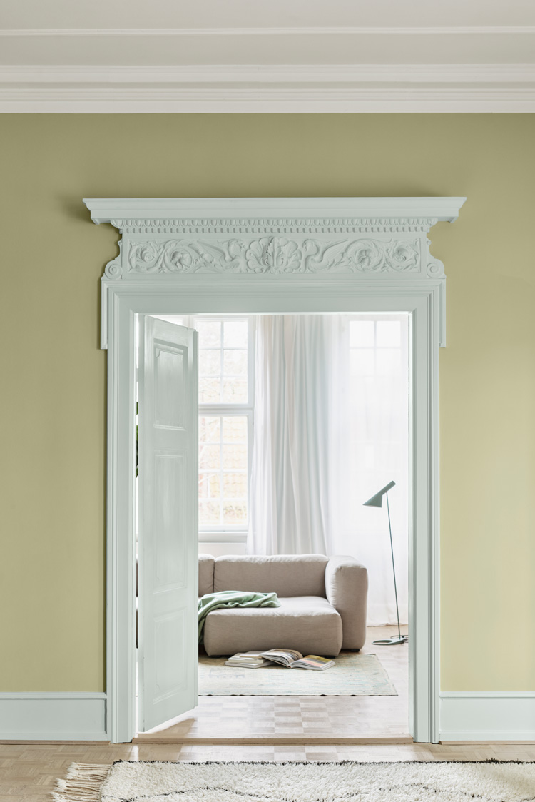 Jotun 8596 Sunny Green - 9918 Klassisk Hvit