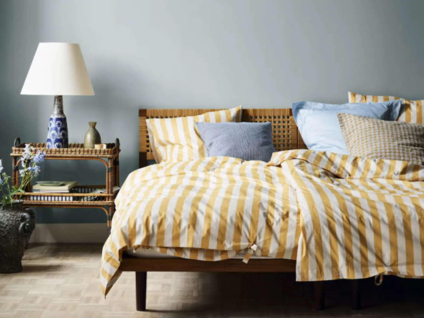 Beautiful bedroom paint colours